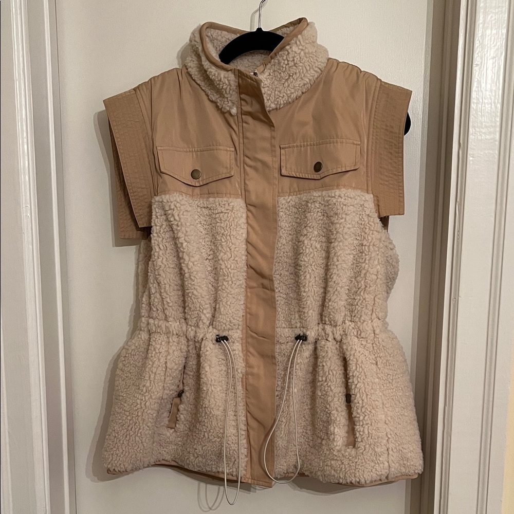 7 for all Mankind Sherpa Vest Size M